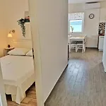Apartment Roman Apartment *