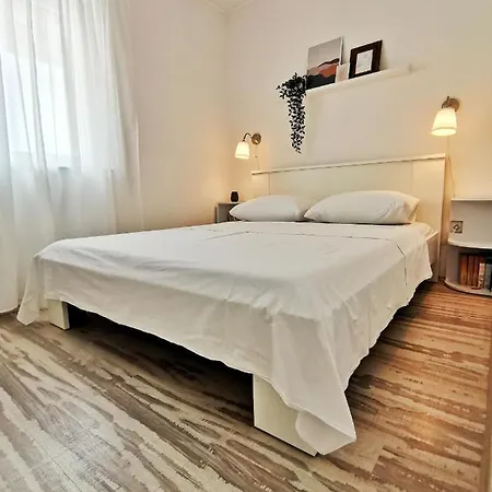 Apartment Roman * Betina